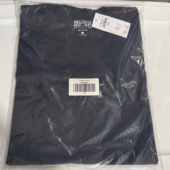 Hollister Shirt Bundle - Picture 3 of 5